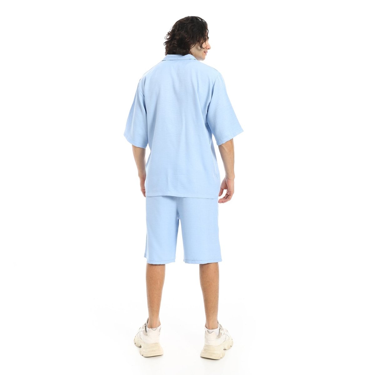 طقم قميص وشورت رجالي عصري بأزرار للإغلاق