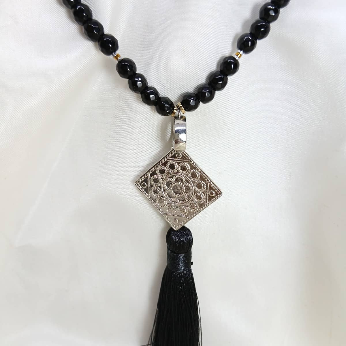Necklace Agate Black And Hematite With Pendant Nickel